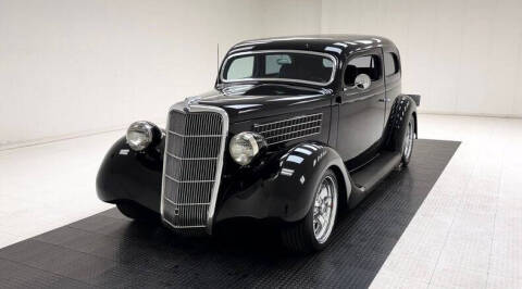 1935 Ford Deluxe