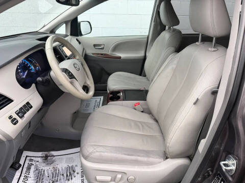 2014 Toyota Sienna