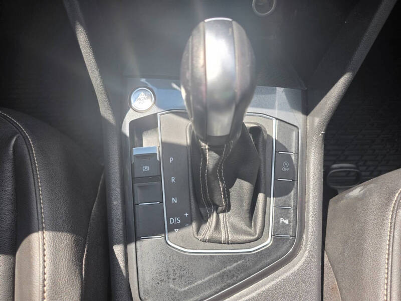 2021 Volkswagen Tiguan SE R-Line Black