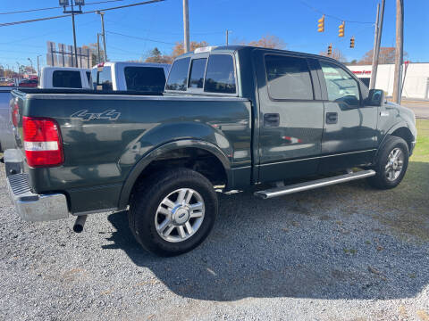 2004 Ford F-150 for sale at LAURINBURG AUTO SALES in Laurinburg NC