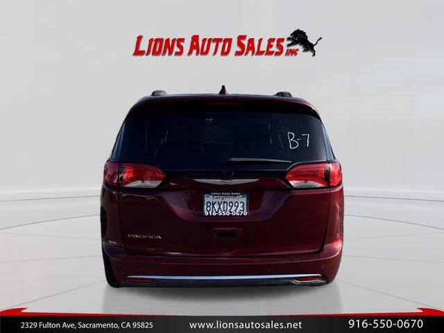 2017 Chrysler Pacifica Touring-L