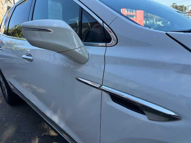 2022 Buick Enclave Essence