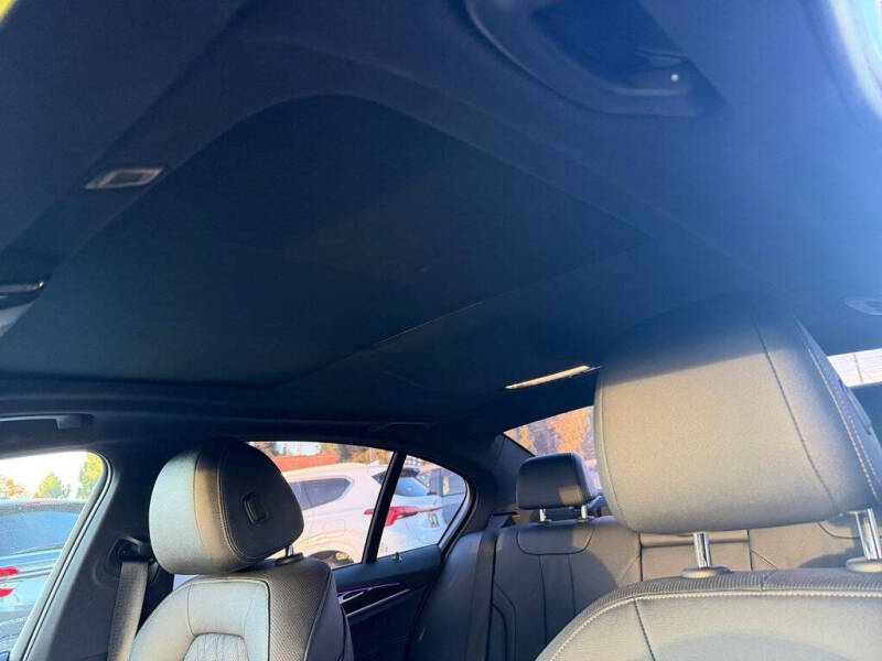 2022 BMW 5 Series 530e