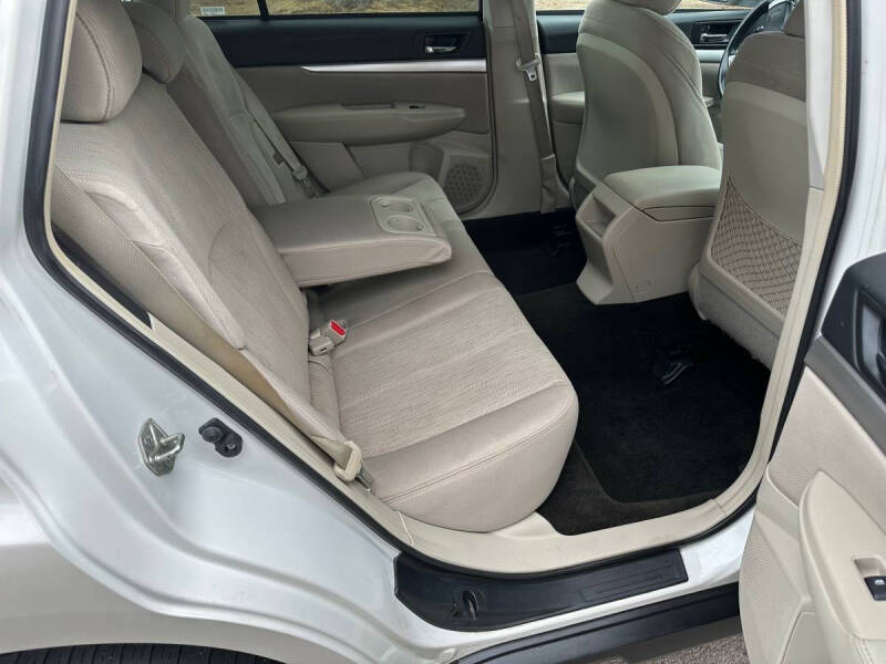 Image 10 of 2014 Subaru Outback 2.5i Premium