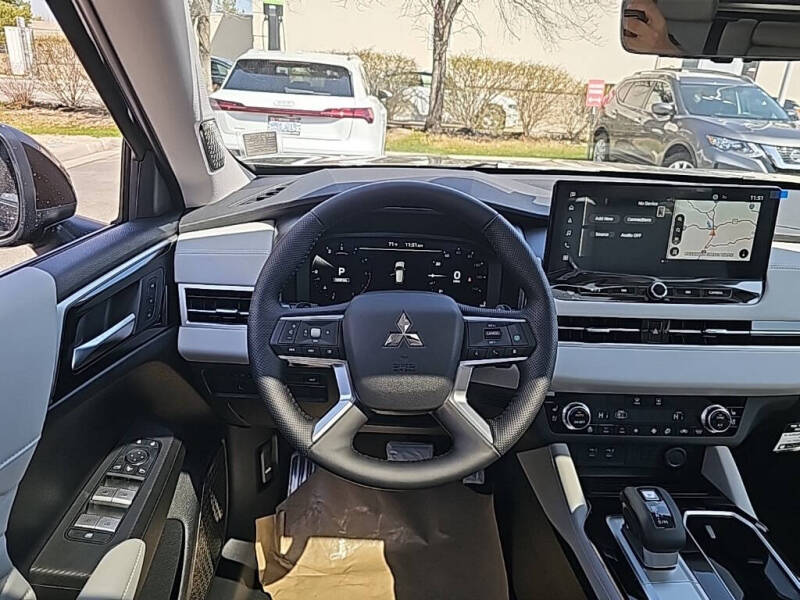 2025 Mitsubishi Outlander SEL Platinum Edition