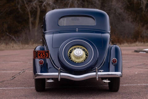 1935 Ford Deluxe
