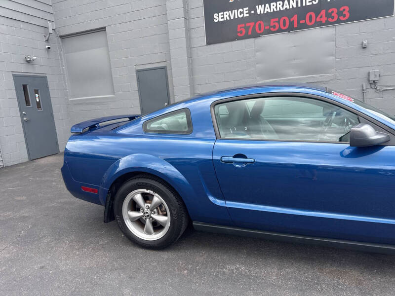 2006 Ford Mustang V6 Standard
