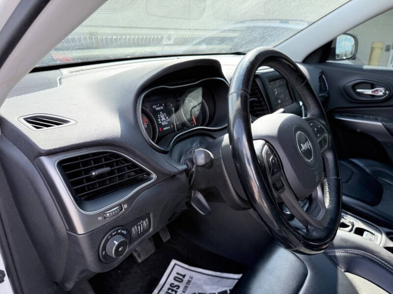 2019 Jeep Cherokee Latitude Plus