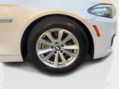 2015 BMW 5 Series 528i