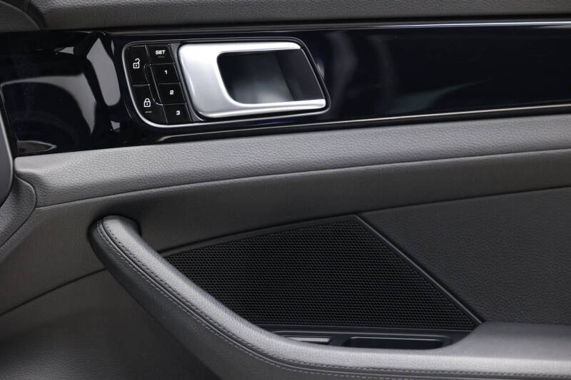 2020 Porsche Panamera