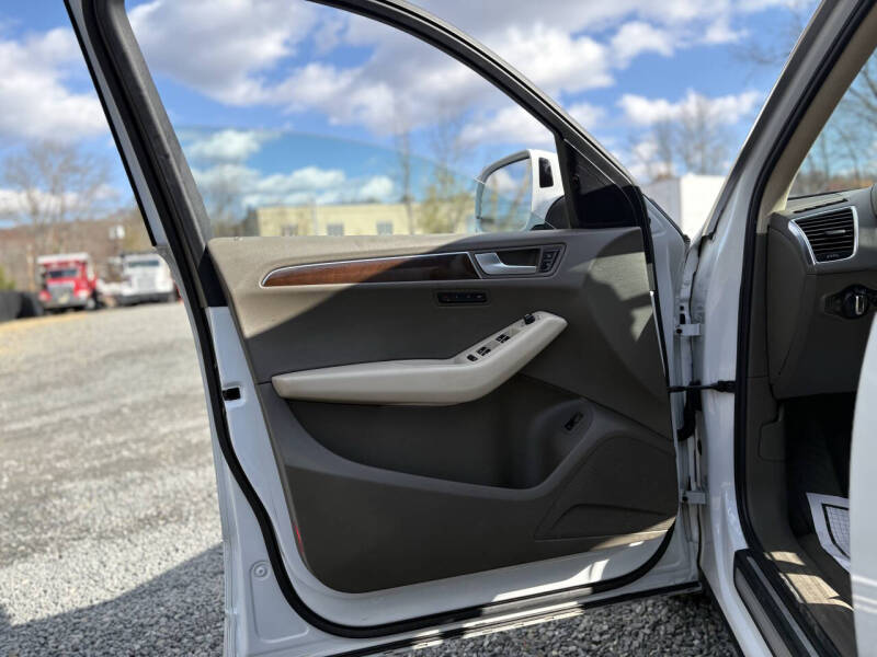 2012 Audi Q5 2.0T quattro Premium