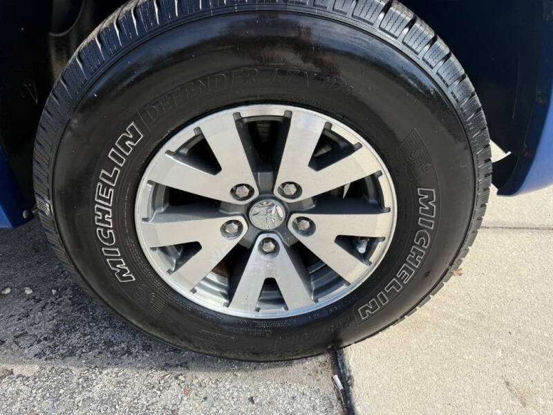 2008 Mitsubishi Raider LS