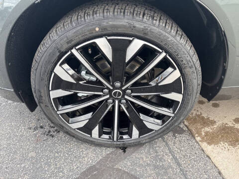 2026 Volvo XC60 B5 Ultra