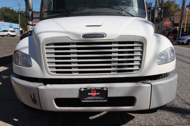 2015 Freightliner M2 106