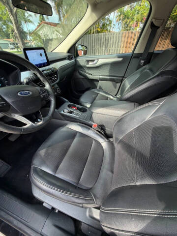 2020 Ford Escape SEL