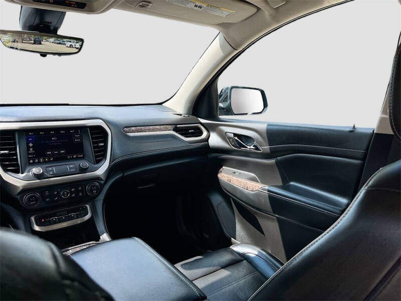 2022 GMC Acadia Denali