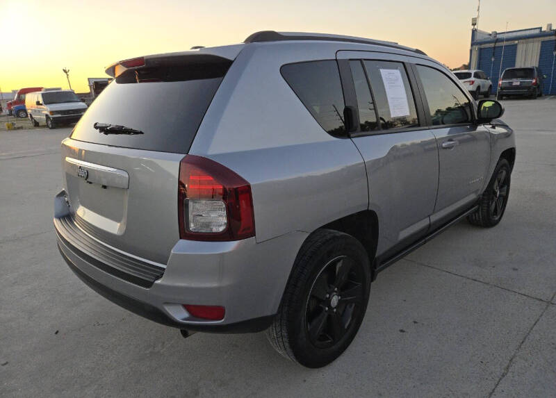 2017 Jeep Compass Sport photo 16