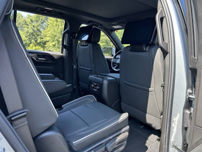 2025 GMC Yukon Elevation