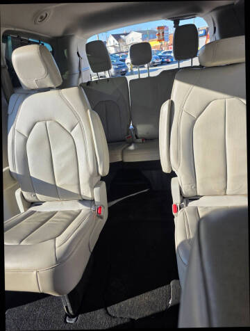 2017 Chrysler Pacifica Touring-L Plus