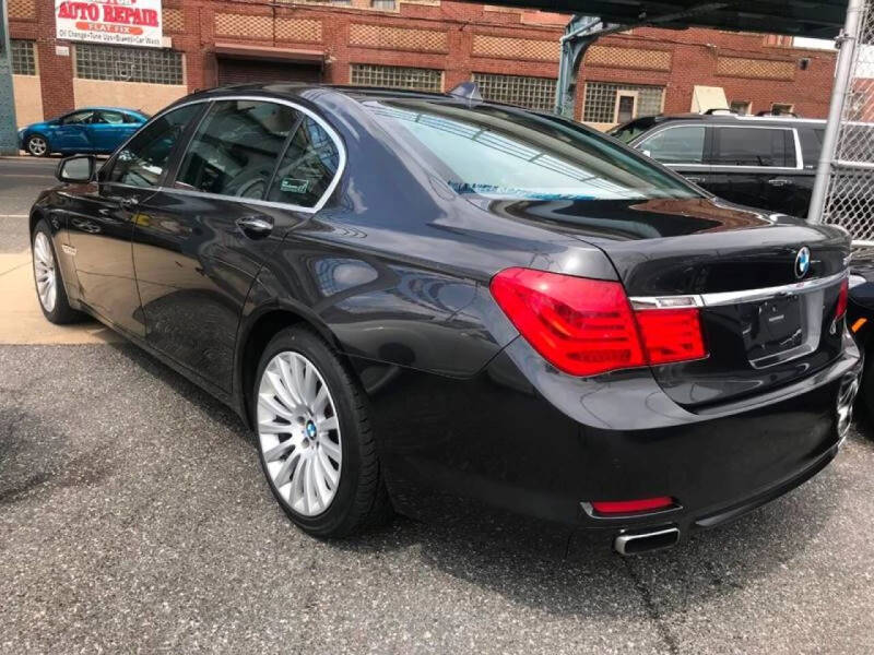2011 BMW 7 Series 750Li xDrive