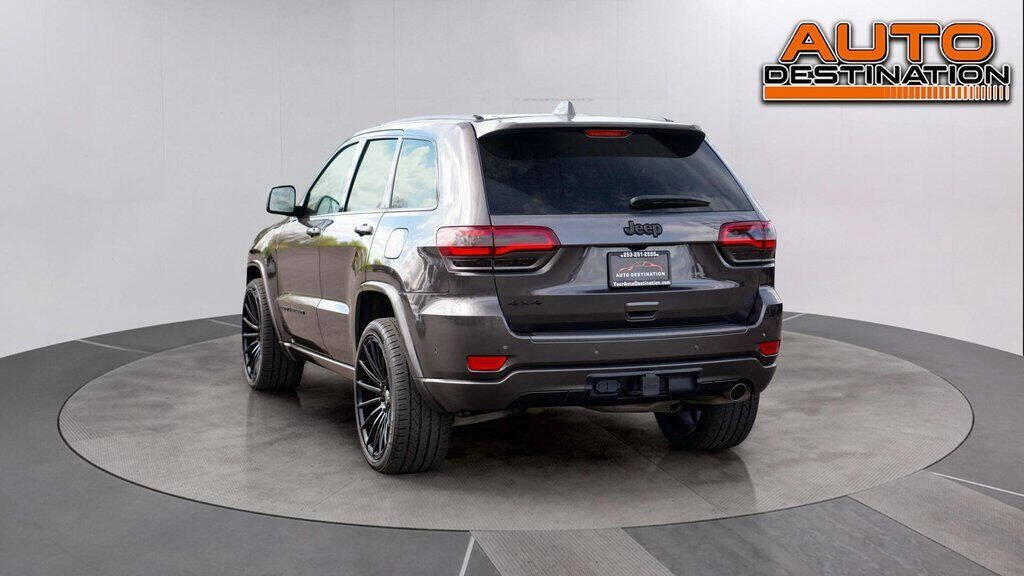 2021 Jeep Grand Cherokee for sale at Auto Destination in Puyallup, WA