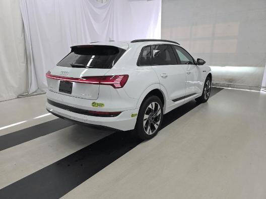 2022 Audi e-tron quattro Premium