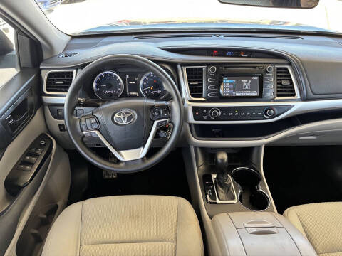 2018 Toyota Highlander LE