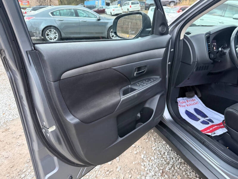 2017 Mitsubishi Outlander SE