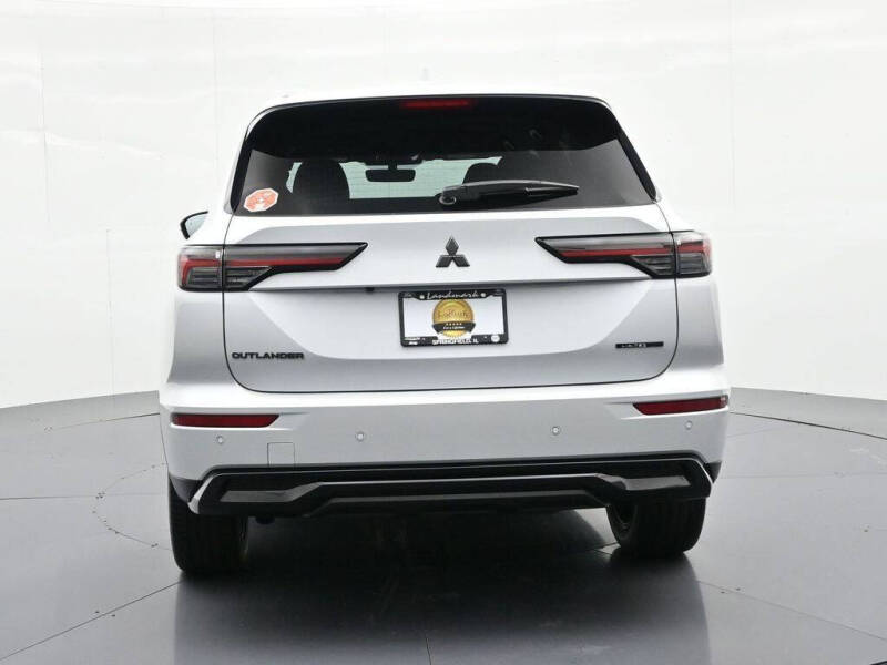 2026 Mitsubishi Outlander LE