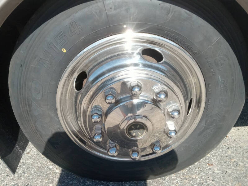 2002 Freightliner XC Chassis