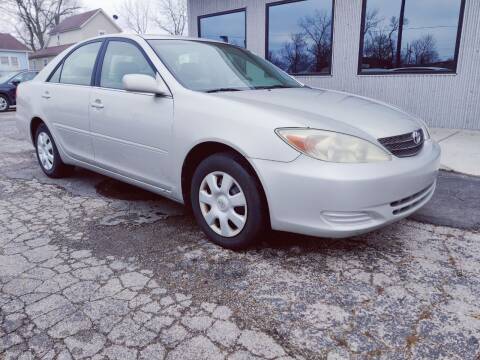 2004 Toyota Camry for sale at The Car Cove, LLC in Muncie IN