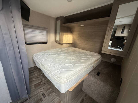 2019 Palomino Puma XLE Lite