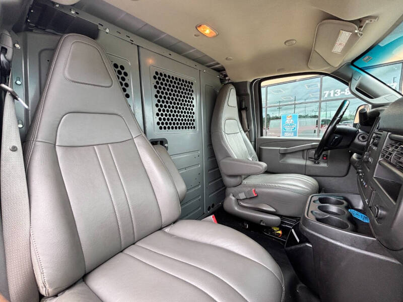2017 Chevrolet Express 2500