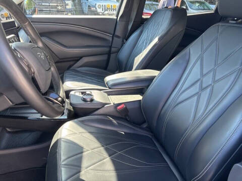 2022 Ford Mustang Mach-E Select