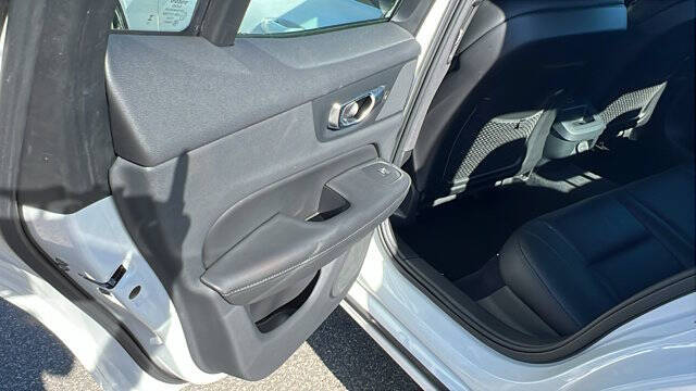 2024 Volvo S60 B5 Plus Dark Theme