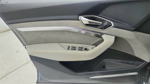 2024 Audi Q8 e-tron quattro Prestige