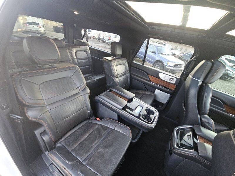 2022 Lincoln Navigator L Black Label