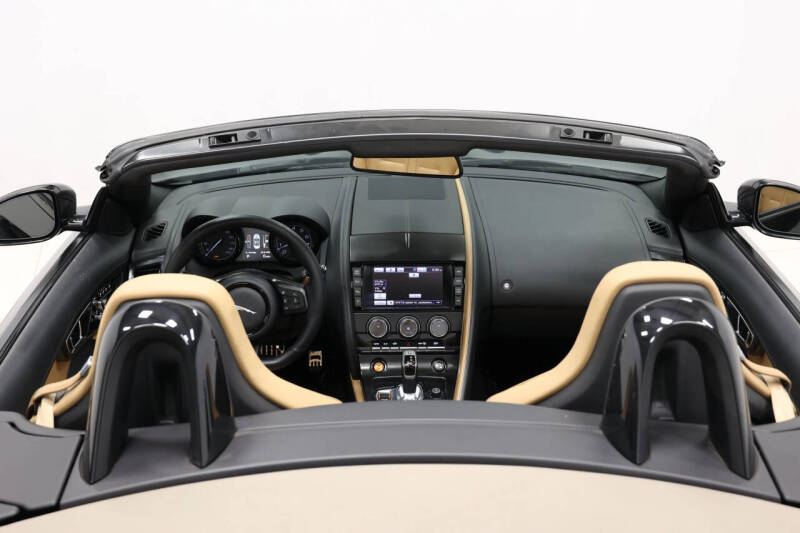 2014 Jaguar F-TYPE V8 S