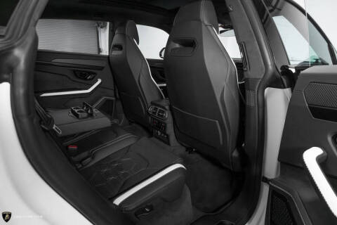 2025 Lamborghini Urus SE