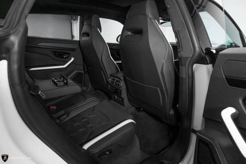 2025 Lamborghini Urus SE