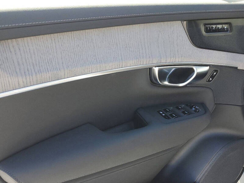 2025 Volvo XC90 B6 Ultra Bright Theme 7P