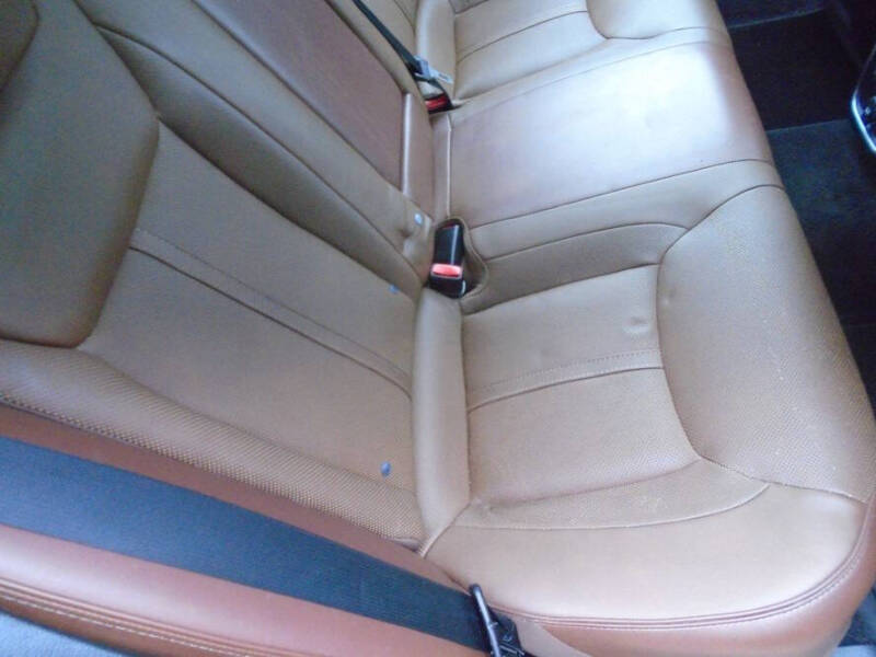 2013 Chrysler 300 C John Varvatos Luxury Edition