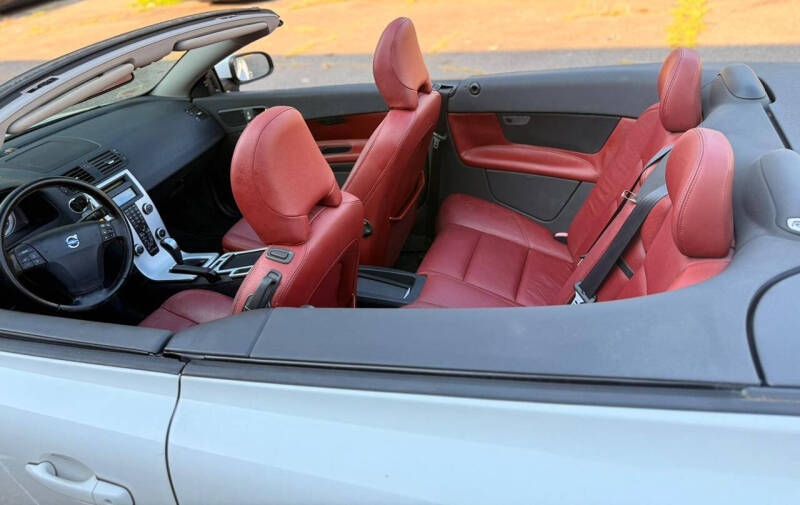 2011 Volvo C70 T5