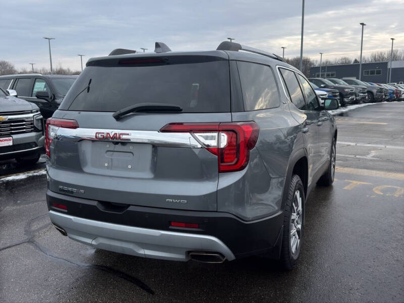 2022 GMC Acadia SLT