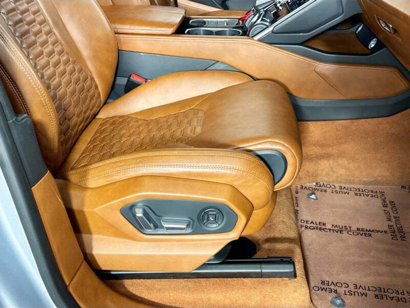 2020 Lamborghini Urus