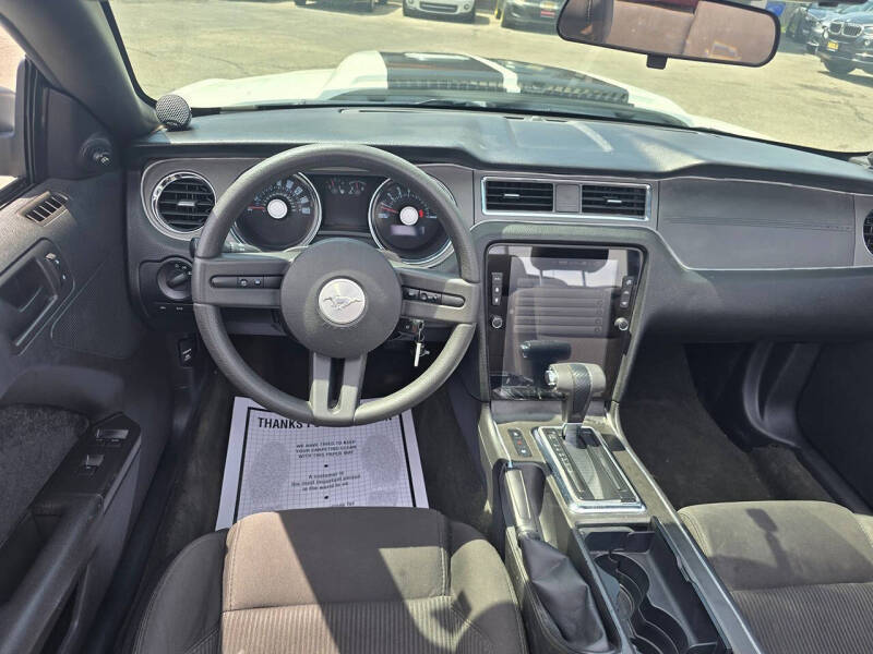2012 Ford Mustang V6