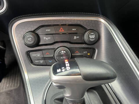 2015 Dodge Challenger SXT Plus