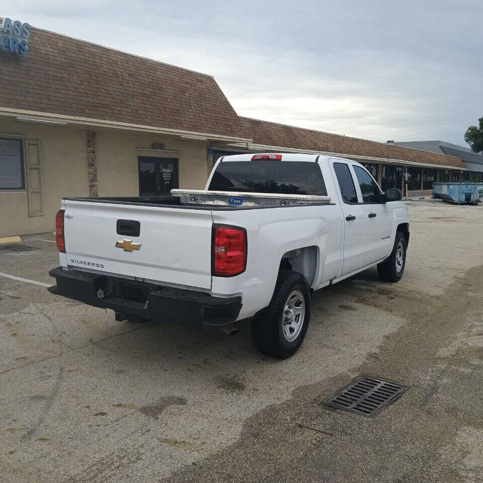 2018 Chevrolet Silverado Pickup - $15,950