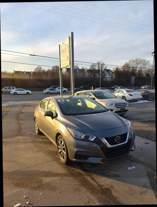 2021 Nissan Versa Sedan SV's photo