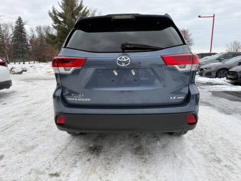 2019 Toyota Highlander LE